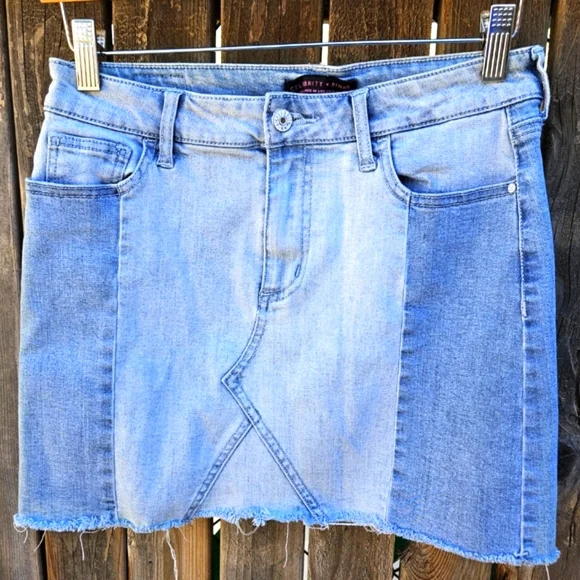 Celebrity Pink Denim Mini Skirt Womens Size 5/27 - Picture 3 of 16